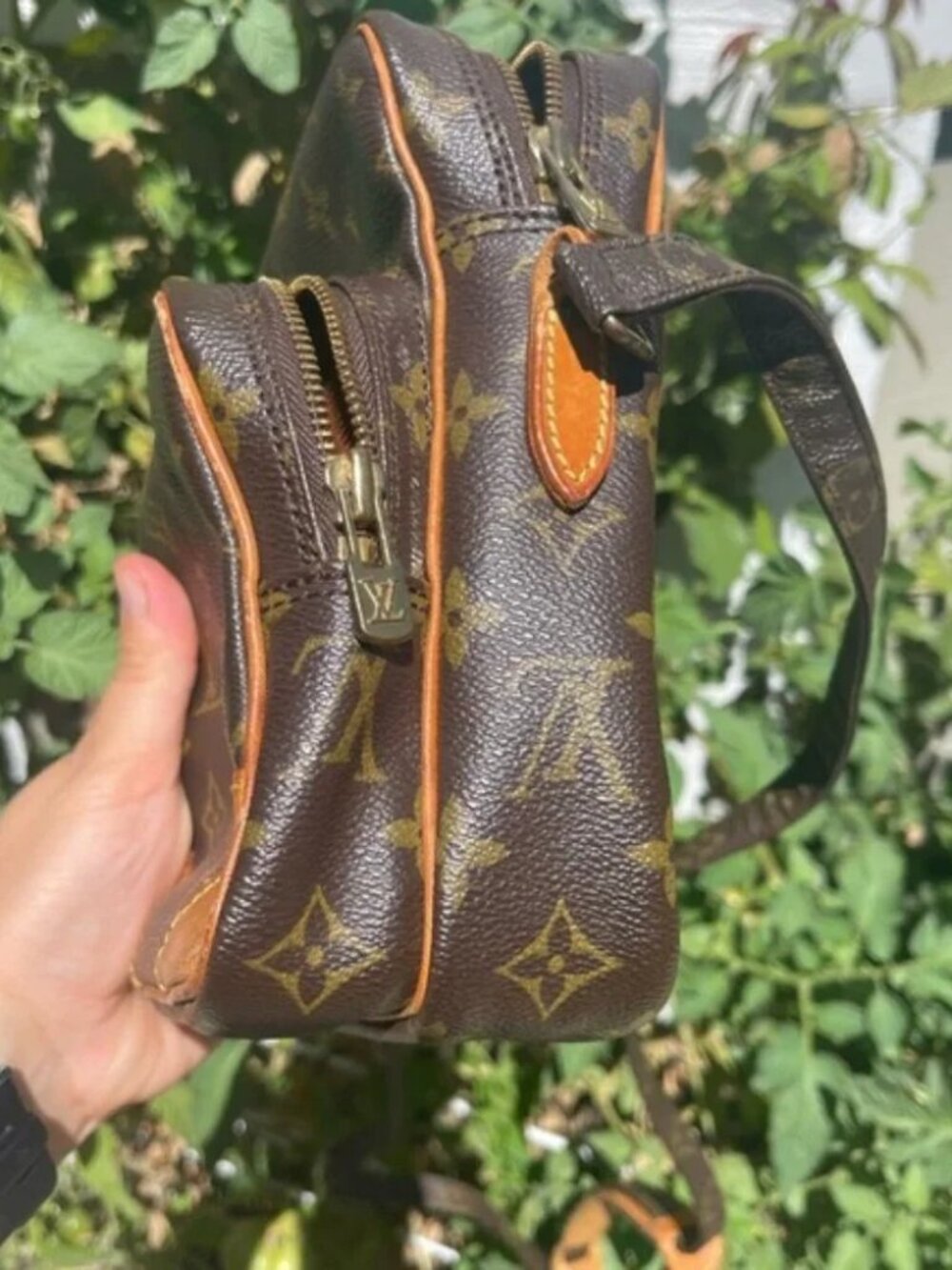 Louis Vuitton LV Shoulder Bag Amazone - Picture 7 of 13